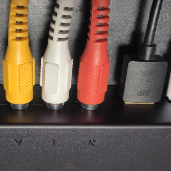 File:Tink rca plugs.png
